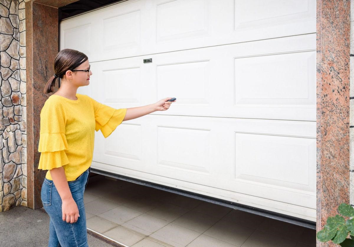 garage door repairs - how to identify